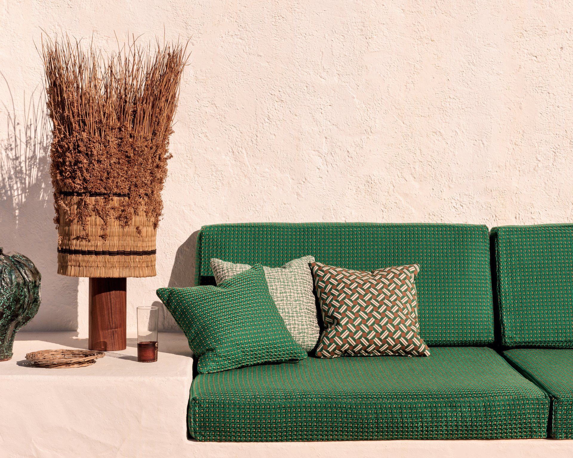 Tulum-living-room-linen-sofa-buildin