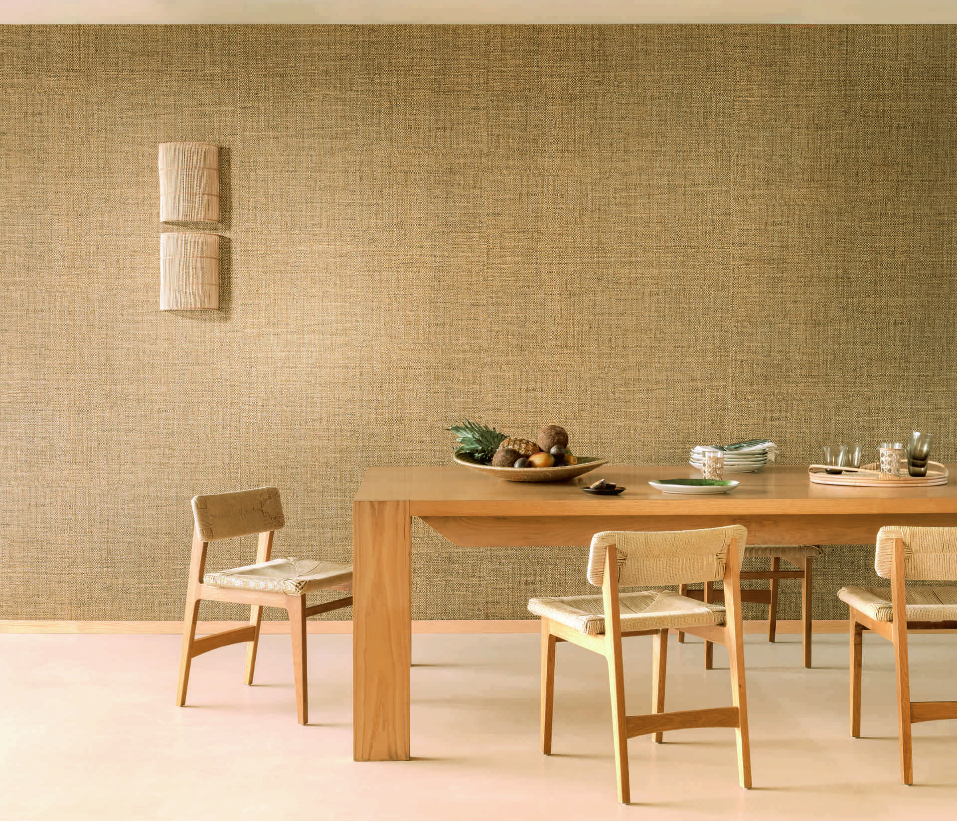 japan-minimalist-dining-room-walnut-table-paper-pendant