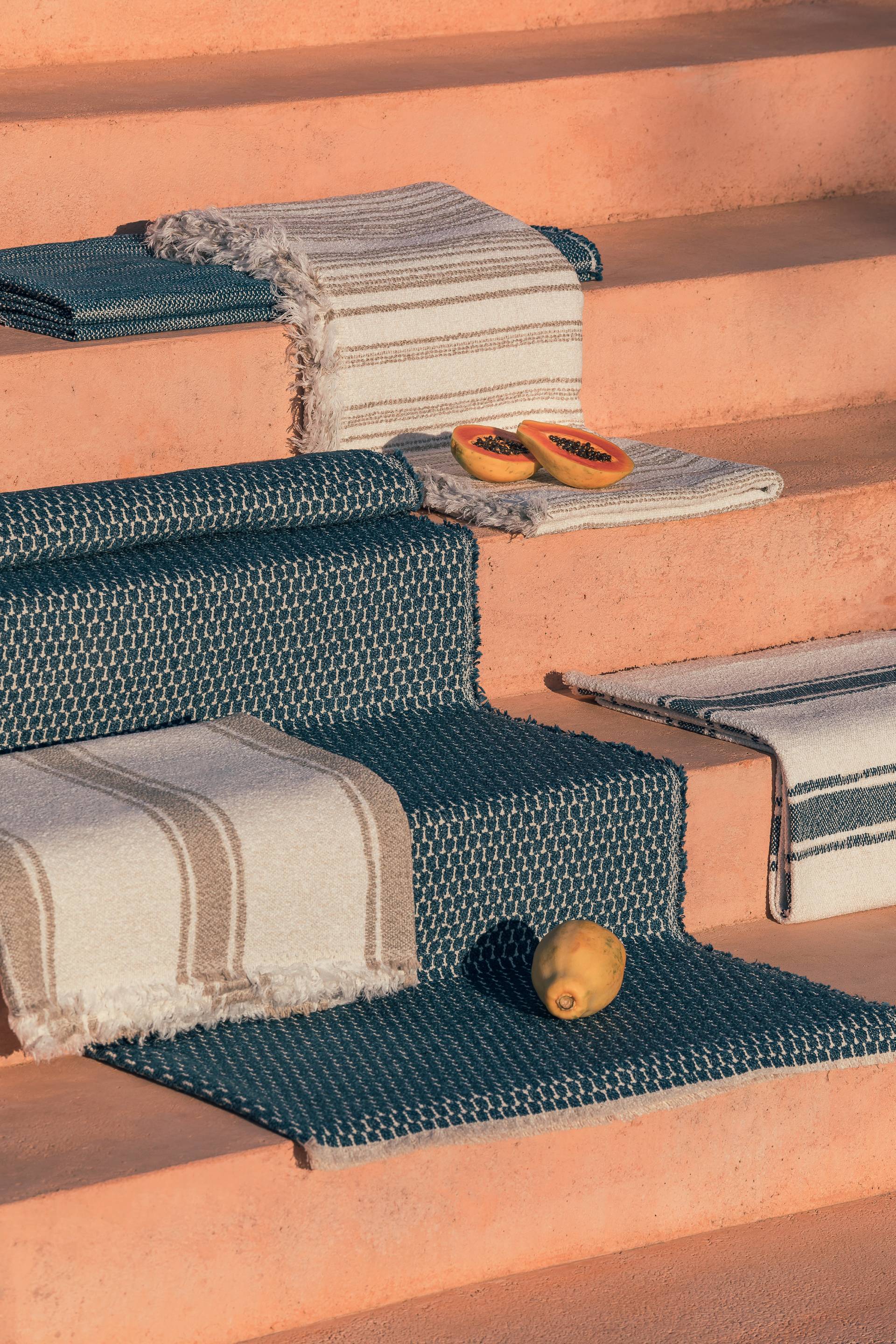 tulum-maste-detail-fabrics-stripes-linen-cozy